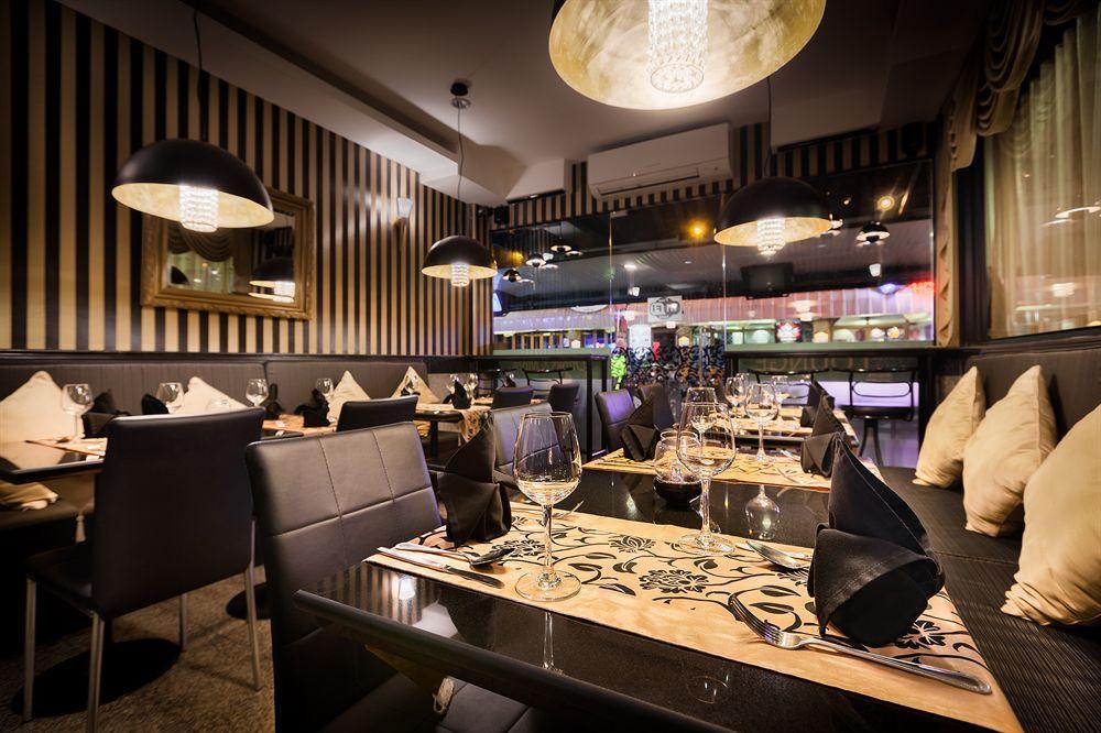 The Ambiance Hotel Pattaya Exterior photo