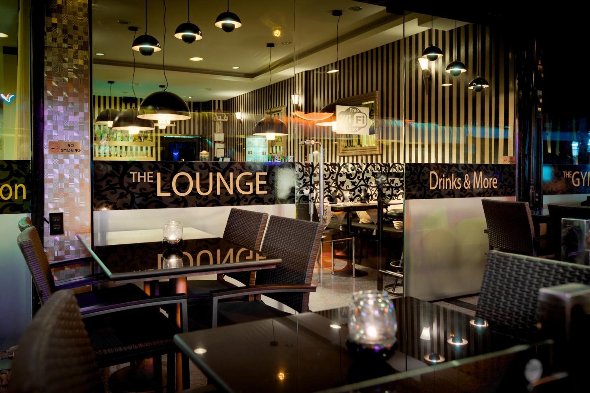 The Ambiance Hotel Pattaya Exterior photo