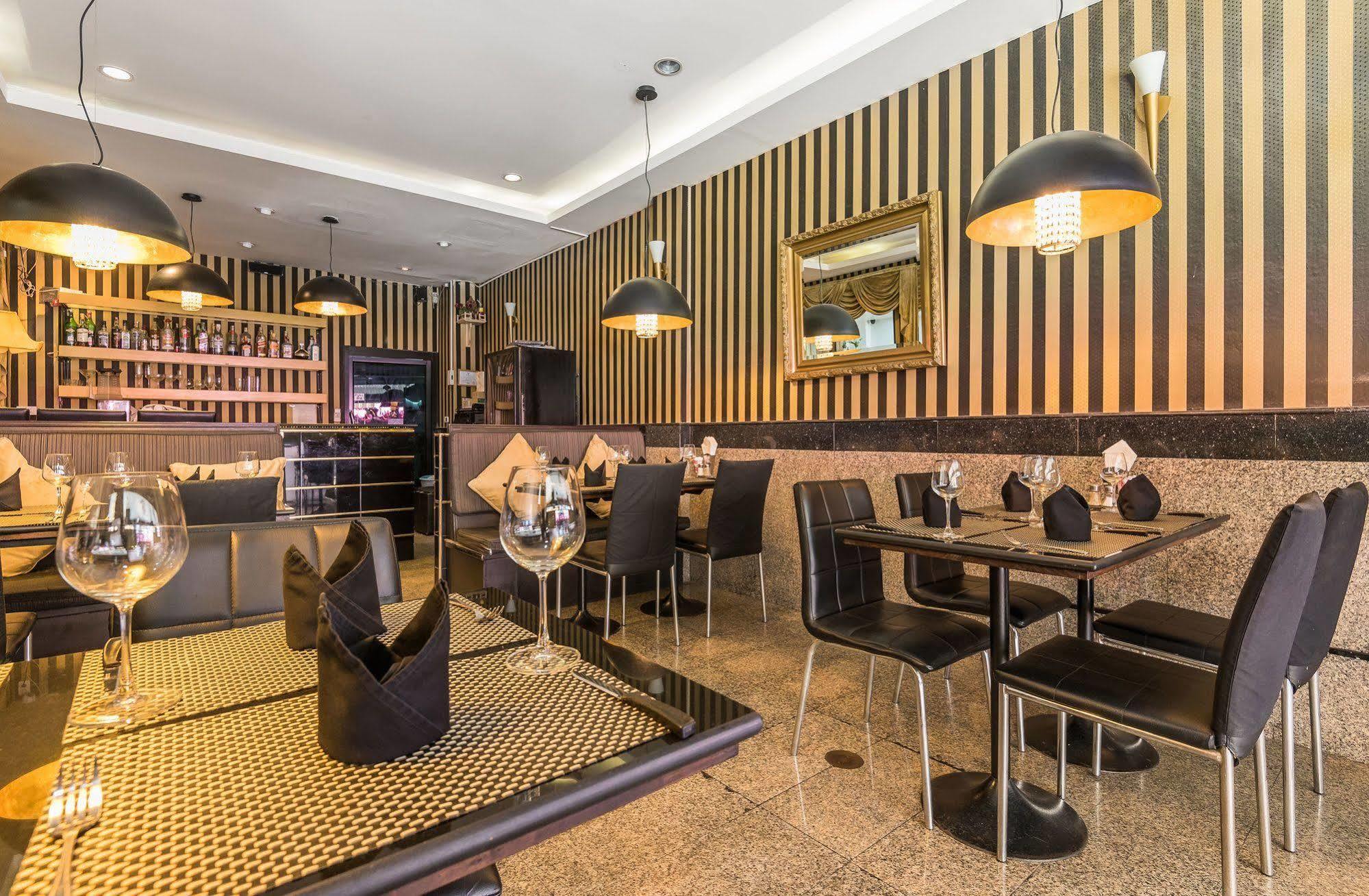 The Ambiance Hotel Pattaya Exterior photo